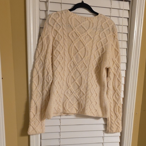 Wool Cozy V-Neck Cable Knit Sweater in Cream - Picture 5 of 13